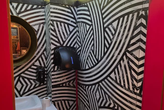 Ambient biznesi me qera 2+1 ne Tirane - 750 Euro