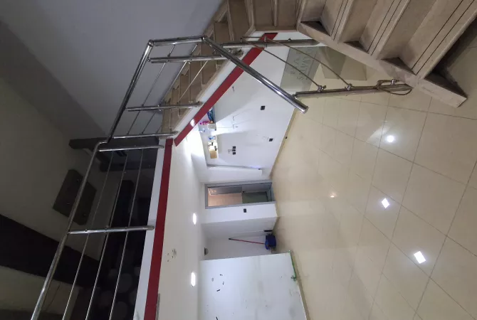 Ambient biznesi me qera 1+1 ne Tirane - 50,000 Leke