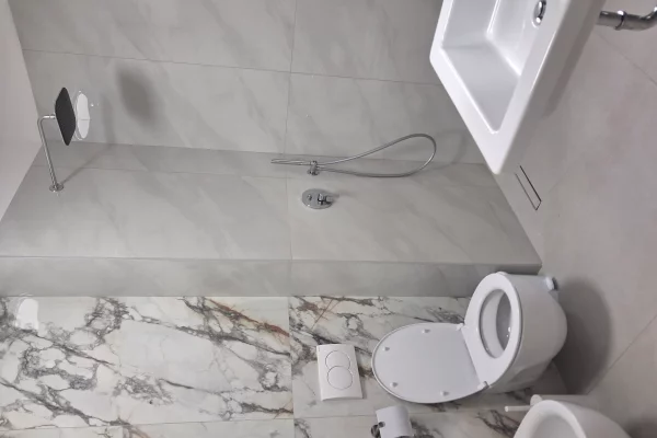 Shtepi me qera Apartament ne Tirane, 2+1, Mobilimi E mobiluar, Pagesa 700  Euro.