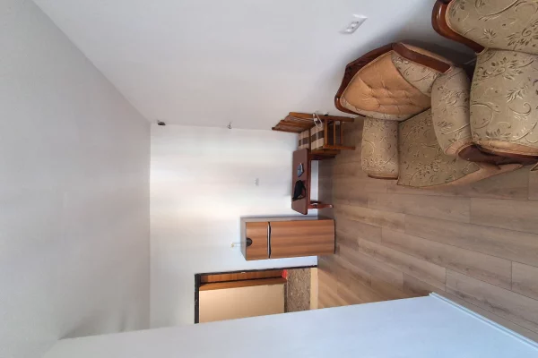 Business Property for Rent 3+1 in Tirana - 50,000 Leke