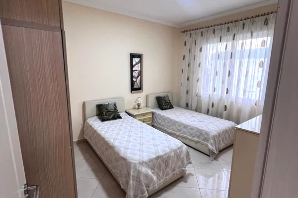 Shtepi me qera Apartament ne Tirane, 1+1, Mobilimi E mobiluar, Pagesa 500  Euro.