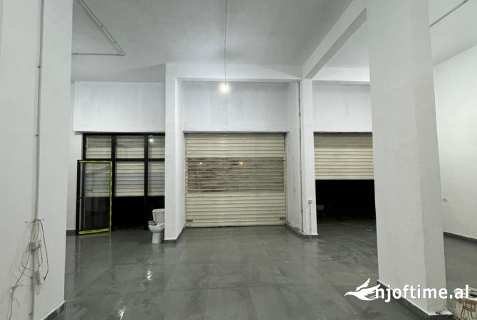 Ambient biznesi me qera 4+1 ne Tirane - 900 Euro