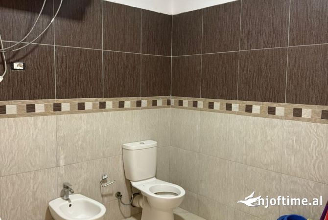 Shtepi me qera 2+1 ne Tirane - 450 Euro