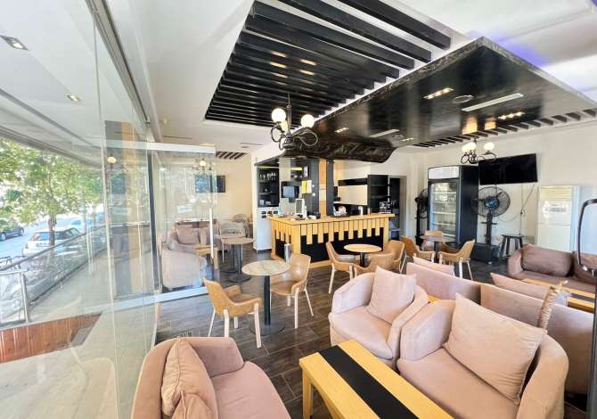 Ambient biznesi me qera 2+1 ne Tirane - 1,000 Euro