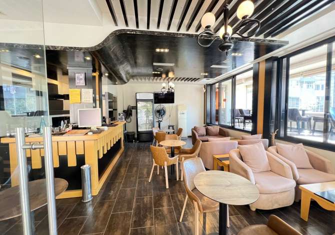 Ambient biznesi me qera 2+1 ne Tirane - 1,000 Euro