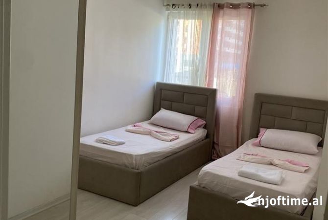 Shtepi me qera Apartament ne Tirane, 2+1, Mobilimi E mobiluar, Pagesa 600  Euro.