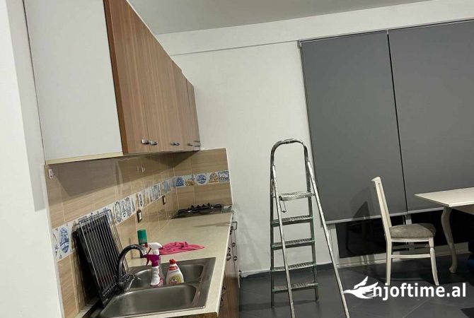 Shtepi me qera 2+1 ne Tirane - 38,000 Leke