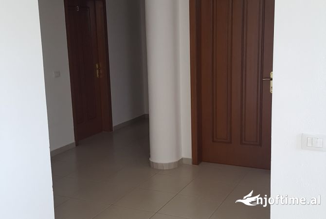 Shtepi me qera 1+1 ne Tirane - 28,000 Leke
