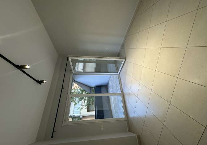 Ambient biznesi me qera 3+1 ne Tirane - 500 Euro