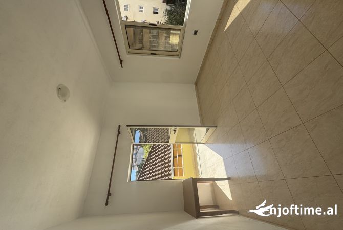 Ambient biznesi per qera tek komuna e parisit‼️