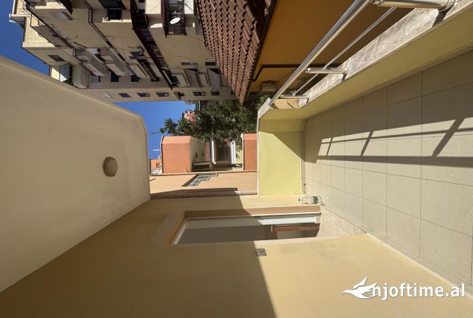 Ambient biznesi per qera tek komuna e parisit‼️