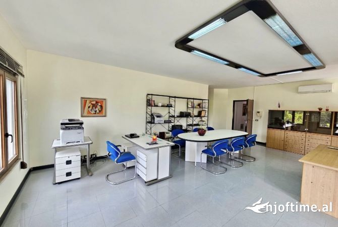 Ambient biznesi me qera 3+1 ne Tirane - 800 Euro