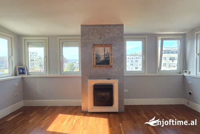 Shtepi ne shitje Apartament ne Tirane, 4+1, Mobilimi Pjeserisht e mobiluar, Pagesa 380,000  Euro.