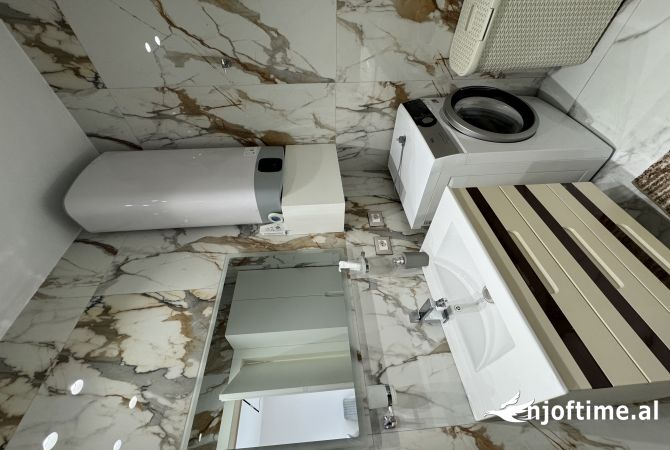 Shtepi me qera Apartament ne Tirane, 1+1, Mobilimi E mobiluar, Pagesa 650  Euro.
