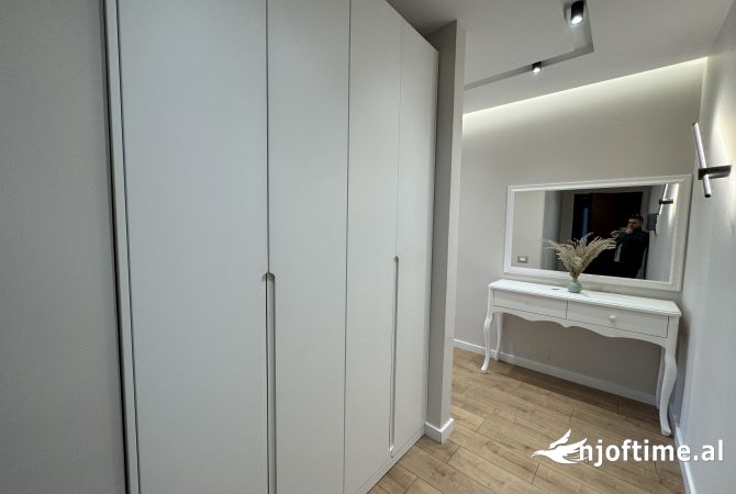 Shtepi me qera Apartament ne Tirane, 1+1, Mobilimi E mobiluar, Pagesa 650  Euro.