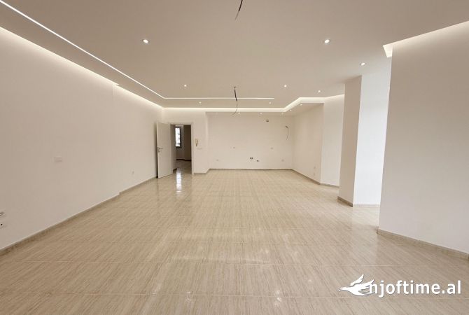 Ambient biznesi ne shitje 3+1 ne Tirane - 410,000 Euro