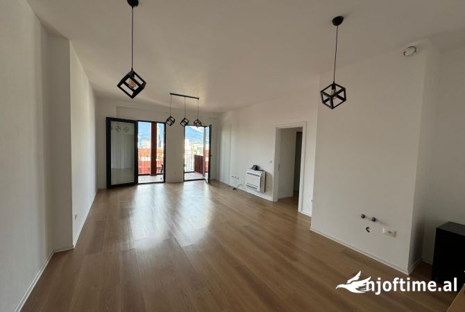 Ambient biznesi me qera 3+1 ne Tirane - 1,500 Euro