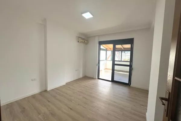 Ambient biznesi me qera 3+1 ne Tirane - 1,400 Euro