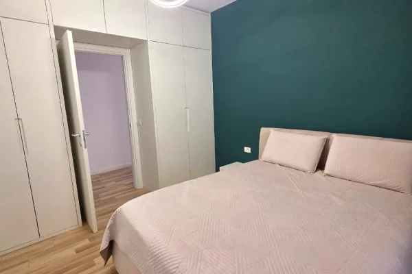 Shtepi me qera Apartament ne Tirane, 2+1, Mobilimi E mobiluar, Pagesa 850  Euro.