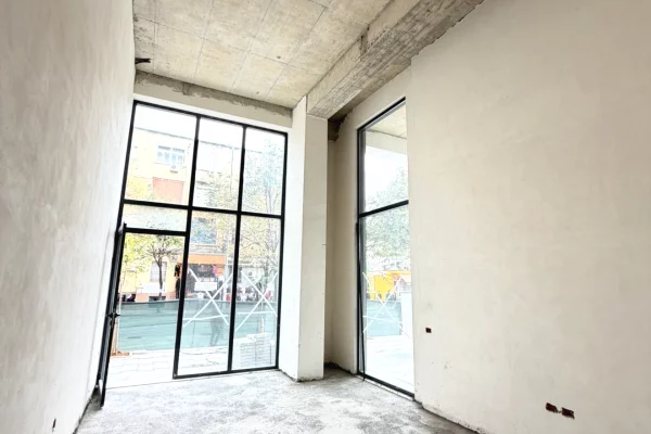 Ambient biznesi ne shitje 1+1 ne Tirane - 350,000 Euro