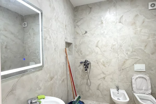 Shtepi ne shitje Apartament ne Tirane, 1+1, Mobilimi E mobiluar, Pagesa 122,000  Euro.