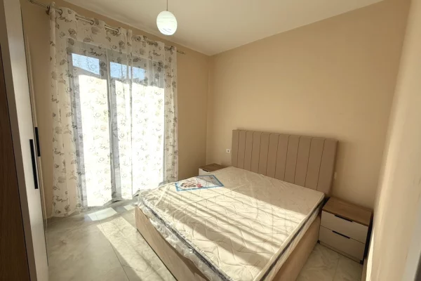 Shtepi ne shitje Apartament ne Tirane, 1+1, Mobilimi E mobiluar, Pagesa 122,000  Euro.