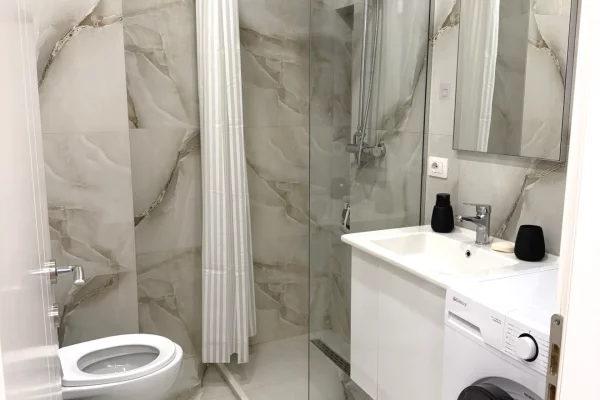 Shtepi me qera Apartament ne Tirane, 1+1, Mobilimi E mobiluar, Pagesa 550  Euro.