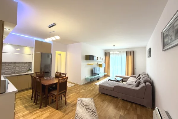 Shtepi me qera 2+1 ne Tirane - 1,000 Euro