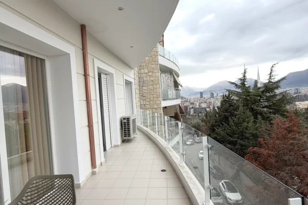 Shtepi me qera Apartament ne Tirane, 2+1, Mobilimi E mobiluar, Pagesa 1,000  Euro.