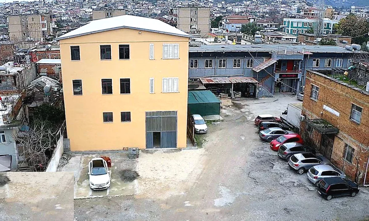 🏭Shitet Kapanon Industrial-3 kate Prane Shkolles se Bashkuar‼️