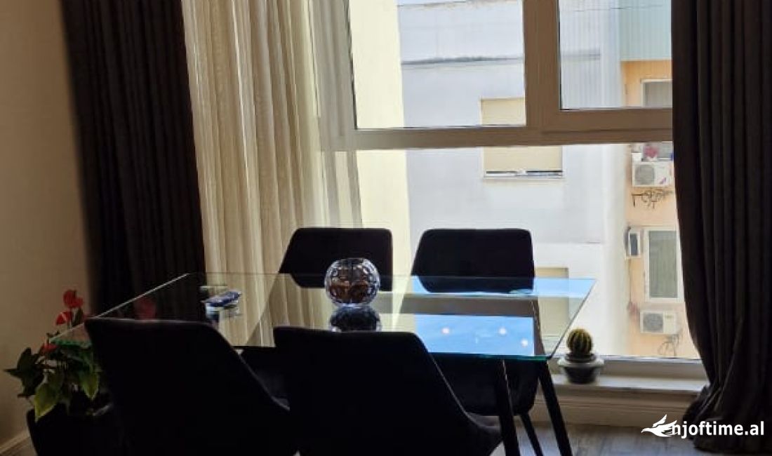 Shtepi ne shitje Apartament ne Tirane, 2+1, Mobilimi E mobiluar, Pagesa 205,000  Euro.