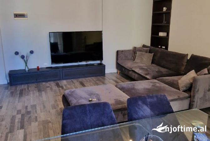 Shtepi ne shitje Apartament ne Tirane, 2+1, Mobilimi E mobiluar, Pagesa 205,000  Euro.