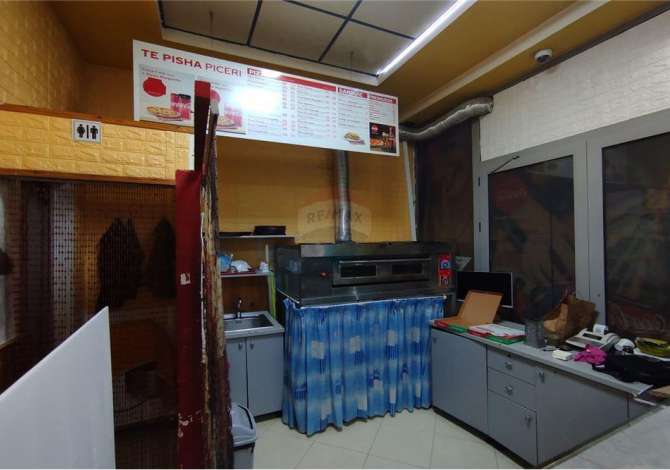Ambient biznesi me qera 2+1 ne Tirane - 700 Euro