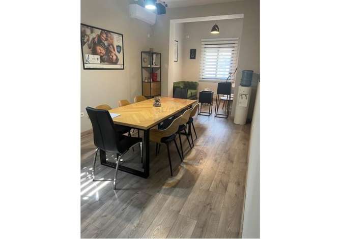 Ambient biznesi me qera 3+1 ne Tirane - 800 Euro