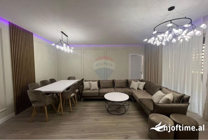 Shtepi me qera 2+1 ne Tirane - 1,300 Euro