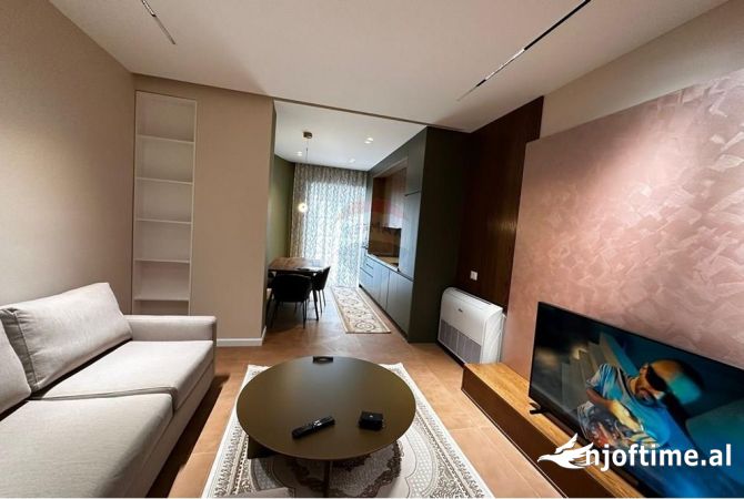 Shtepi me qera 2+1 ne Tirane - 1,300 Euro