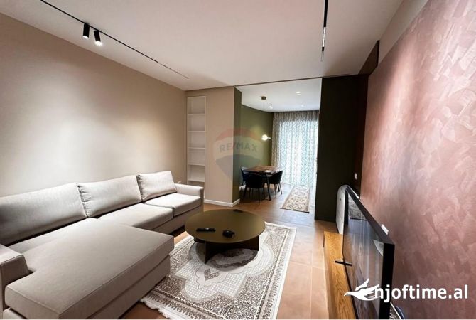 Shtepi me qera 2+1 ne Tirane - 1,300 Euro