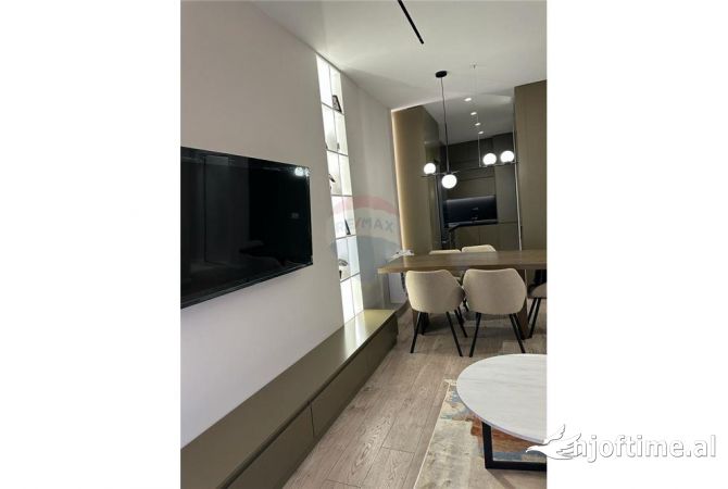 Shtepi me qera 2+1 ne Tirane - 1,200 Euro