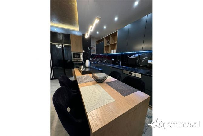 Shtepi me qera 2+1 ne Tirane - 800 Euro
