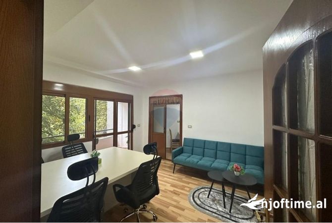 Ambient biznesi me qera 3+1 ne Tirane - 900 Euro