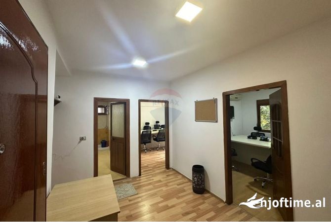 Ambient biznesi me qera 3+1 ne Tirane - 900 Euro