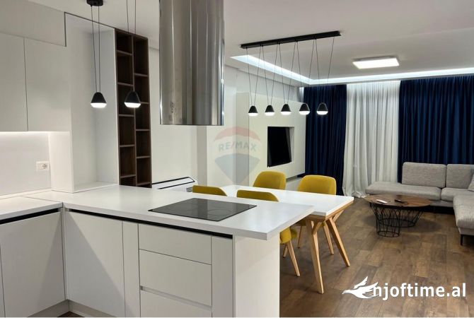 Shtepi me qera 3+1 ne Tirane - 2,200 Euro