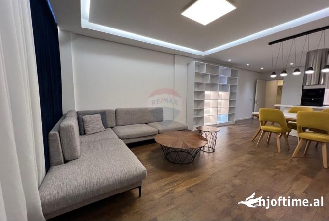 Shtepi me qera 3+1 ne Tirane - 2,200 Euro
