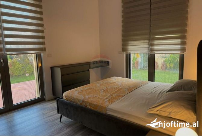 Shtepi ne shitje Apartament ne Tirane, 3+1, Mobilimi E mobiluar, Pagesa 549,000  Euro.