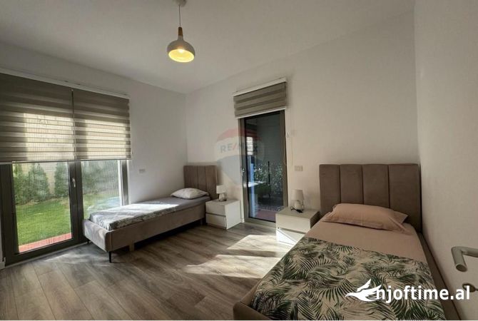 Shtepi ne shitje Apartament ne Tirane, 3+1, Mobilimi E mobiluar, Pagesa 549,000  Euro.