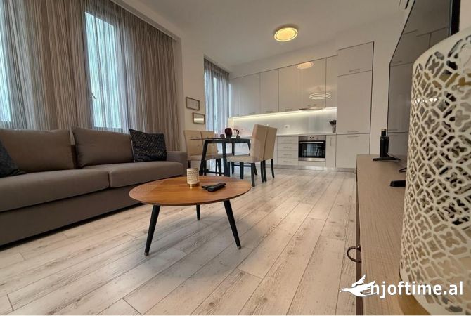 Shtepi me qera Apartament ne Tirane, 2+1, Mobilimi E mobiluar, Pagesa 1,400  Euro.