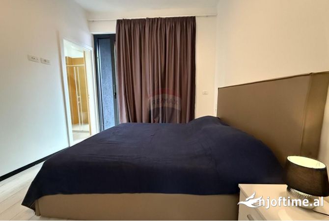 Shtepi me qera Apartament ne Tirane, 2+1, Mobilimi E mobiluar, Pagesa 1,400  Euro.