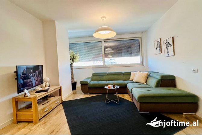 Shtepi me qera Apartament ne Tirane, 1+1, Mobilimi Pjeserisht e mobiluar, Pagesa 700  Euro.