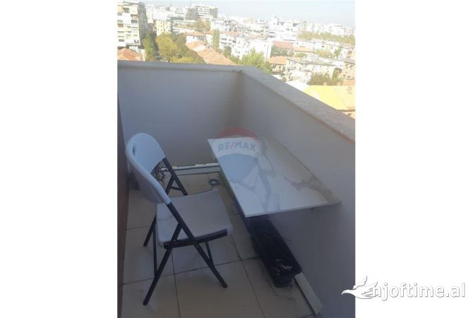Shtepi me qera Apartament ne Tirane, 1+1, Mobilimi Pjeserisht e mobiluar, Pagesa 700  Euro.
