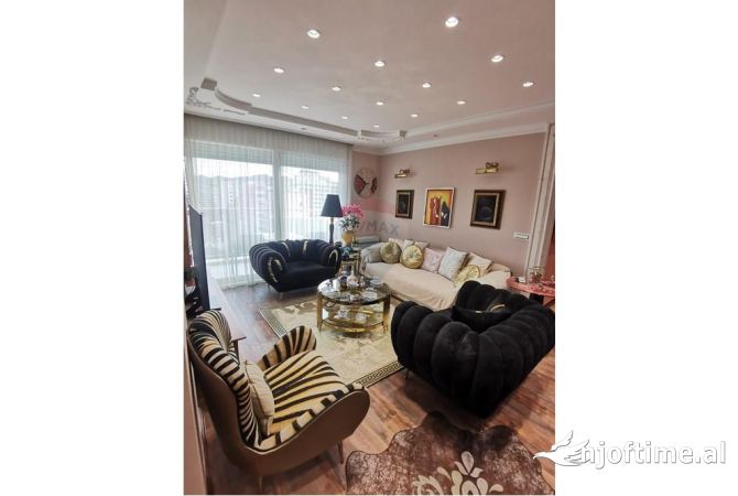 Shtepi me qera 2+1 ne Tirane - 2,300 Euro